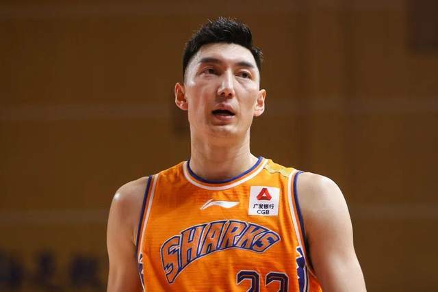  马赛新援首秀传射建功助球队登榜首  